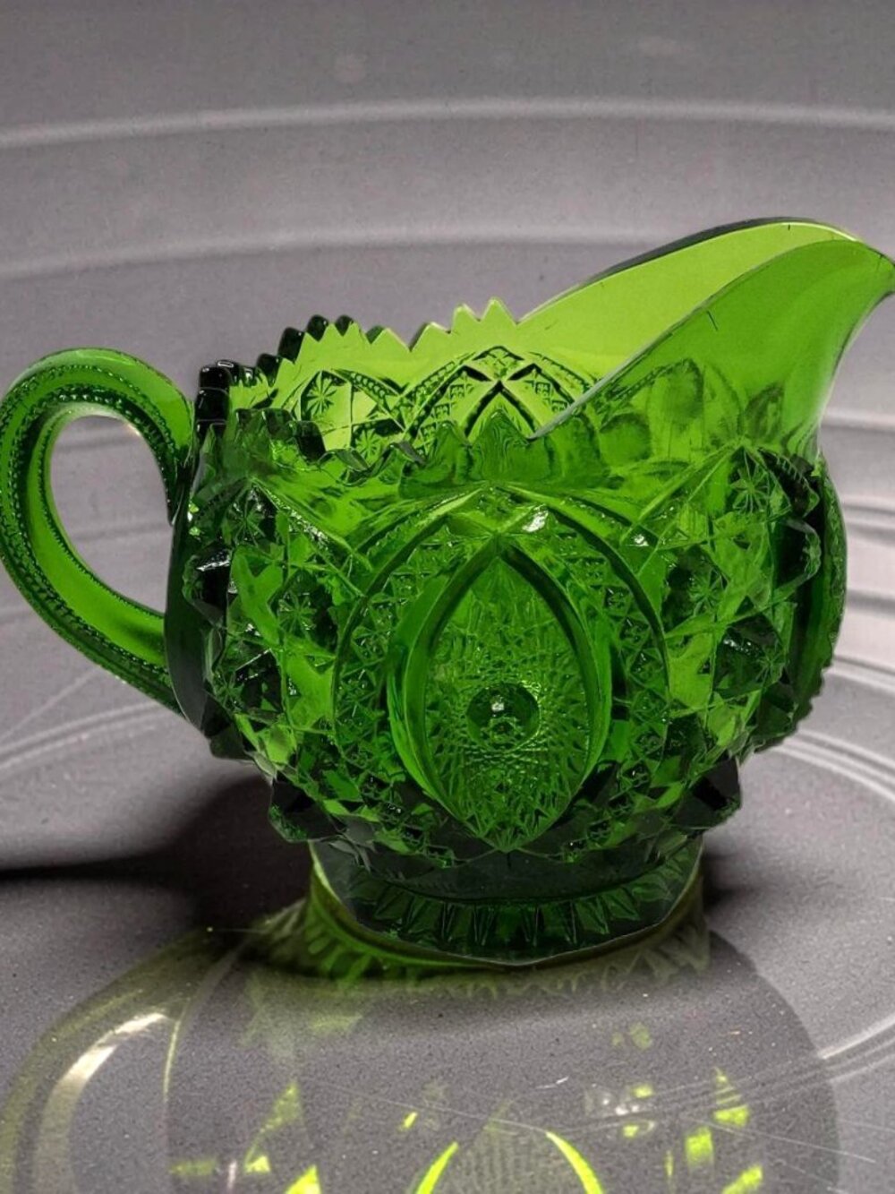 vintage 1960's-1970's indiana pressed glass green beautifully decorated creamer - Picture 9 of 12